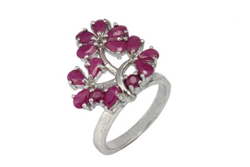 Серебряное кольцо с рубином 25287 купить в магазине Самоцветы мира