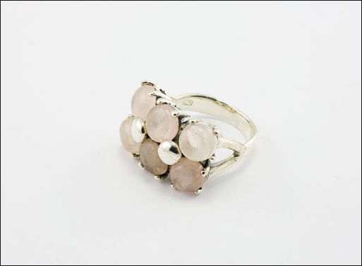Серебряное кольцо с розовым кварцем 33598 купить в магазине Самоцветы мира