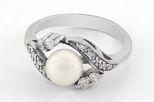 Кольцо из серебра с жемчугом белым и фианитами шар 8 мм 37721
