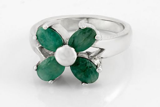 Серебряное кольцо с изумрудом 37781 купить в магазине Самоцветы мира