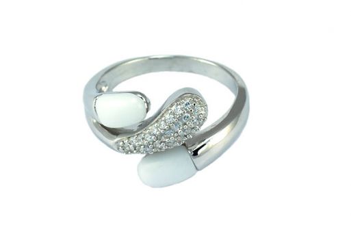 Серебряное кольцо с белым агатом и фианитами 51729 купить в магазине Самоцветы мира